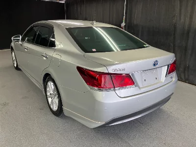 Toyota CROWN HYBRID