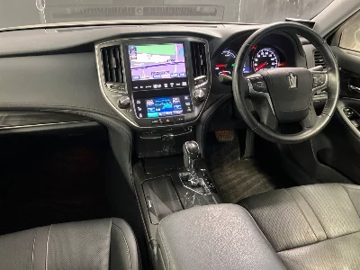 Toyota CROWN HYBRID
