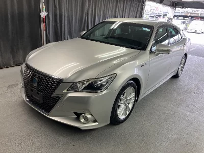 Toyota CROWN HYBRID