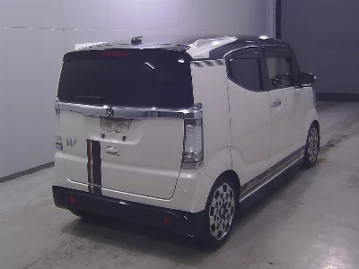 HONDA N-BOX SLASH