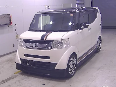 HONDA N-BOX SLASH