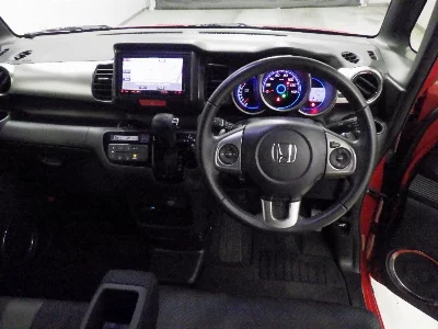 HONDA N-BOX SLASH