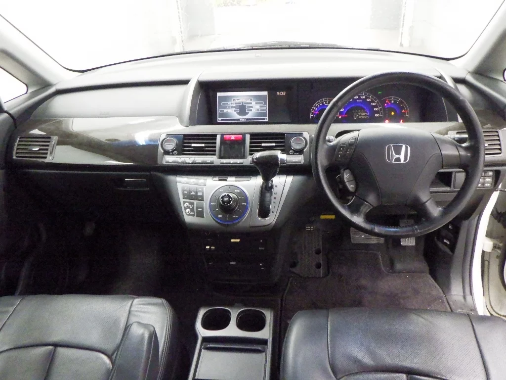 Honda Elysion  с аукциона в Японии