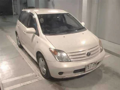 TOYOTA IST