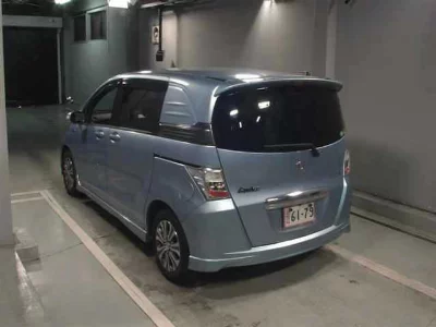 HONDA FREED SPIKE