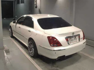 TOYOTA CROWN MAJESTA