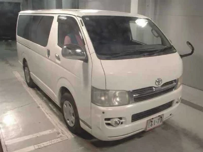 TOYOTA HIACE VAN