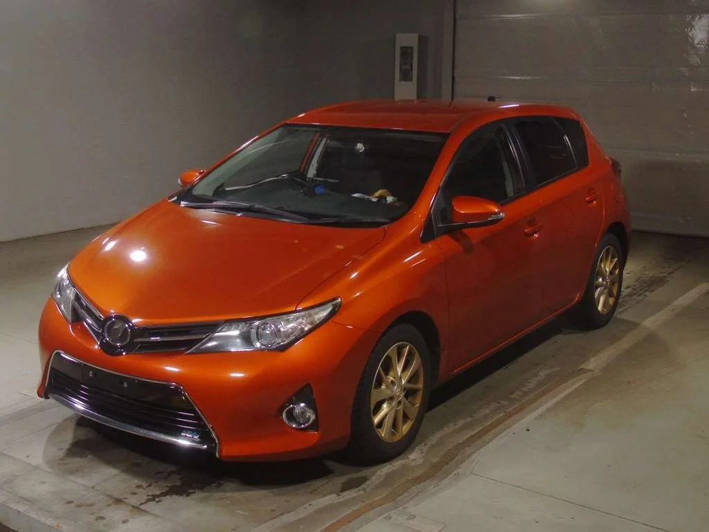 Toyota Auris  с аукциона в Японии