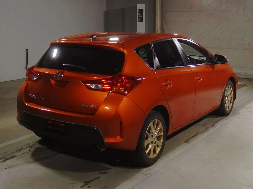 Toyota Auris  с аукциона в Японии