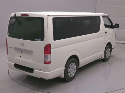 TOYOTA REGIUS VAN