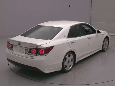 TOYOTA CROWN HYBRID