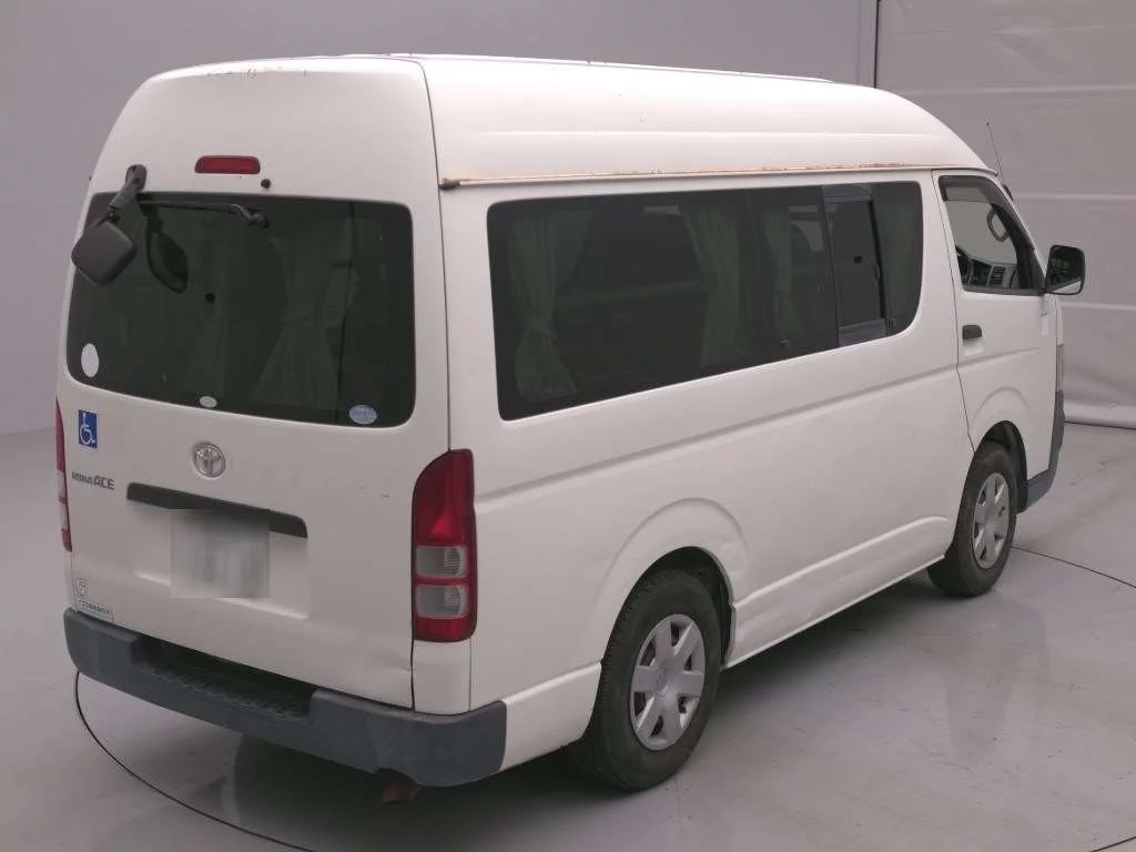 Toyota RegiusAce  с аукциона в Японии