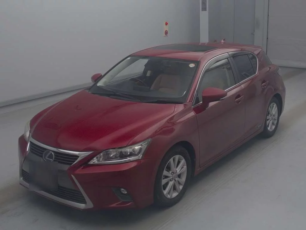 Lexus CT200h  с аукциона в Японии