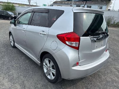 SUBARU TREZIA