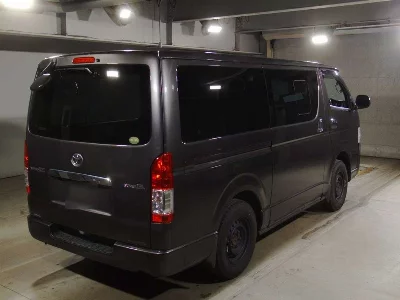 TOYOTA REGIUS VAN
