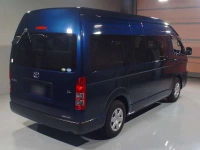 TOYOTA HIACE COMMUTER