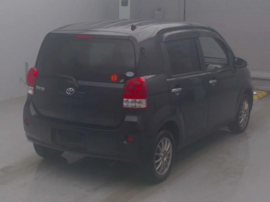 Toyota Porte  с аукциона в Японии