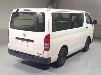 TOYOTA HIACE VAN