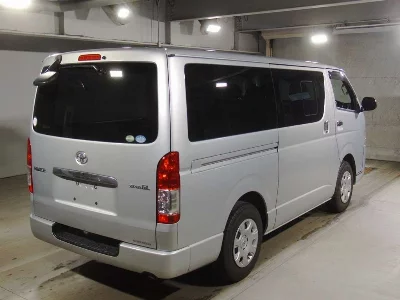 TOYOTA HIACE VAN