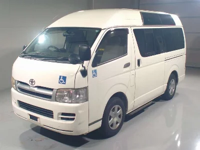 TOYOTA REGIUS VAN