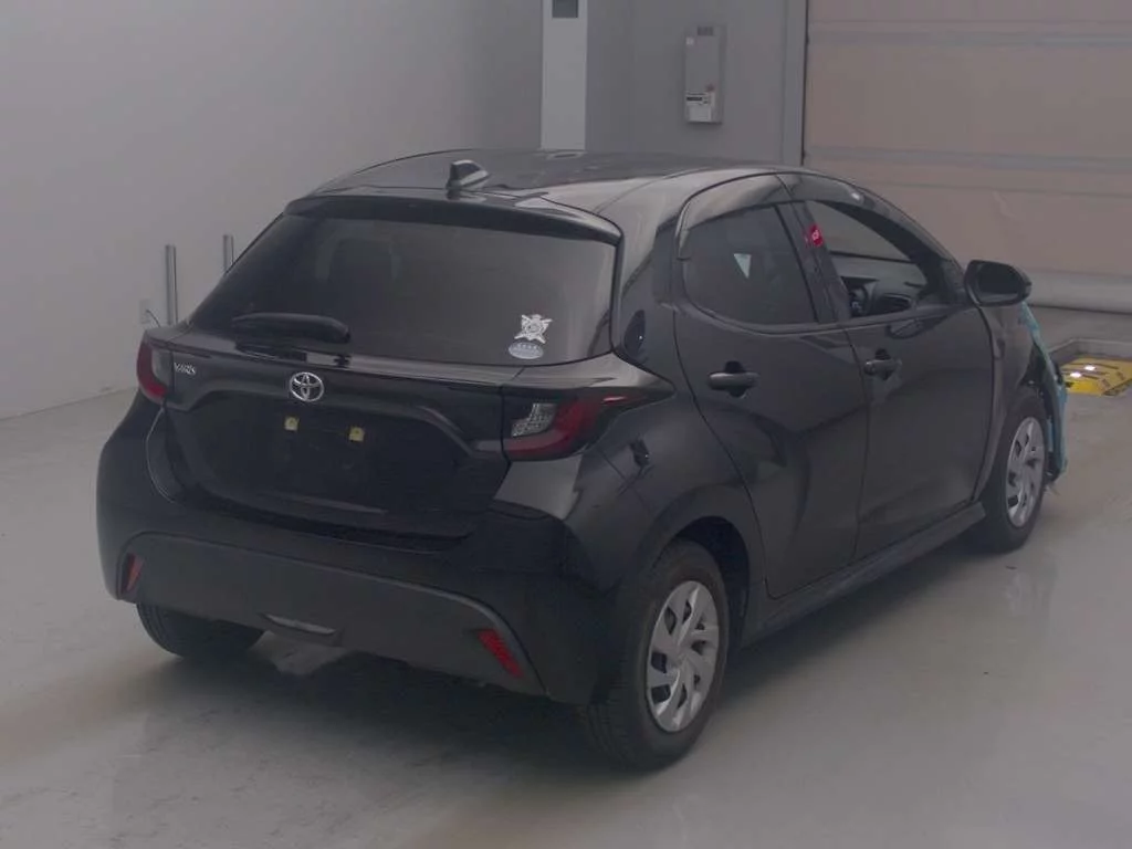 Toyota Yaris  с аукциона в Японии