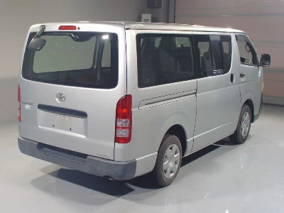 TOYOTA REGIUS VAN