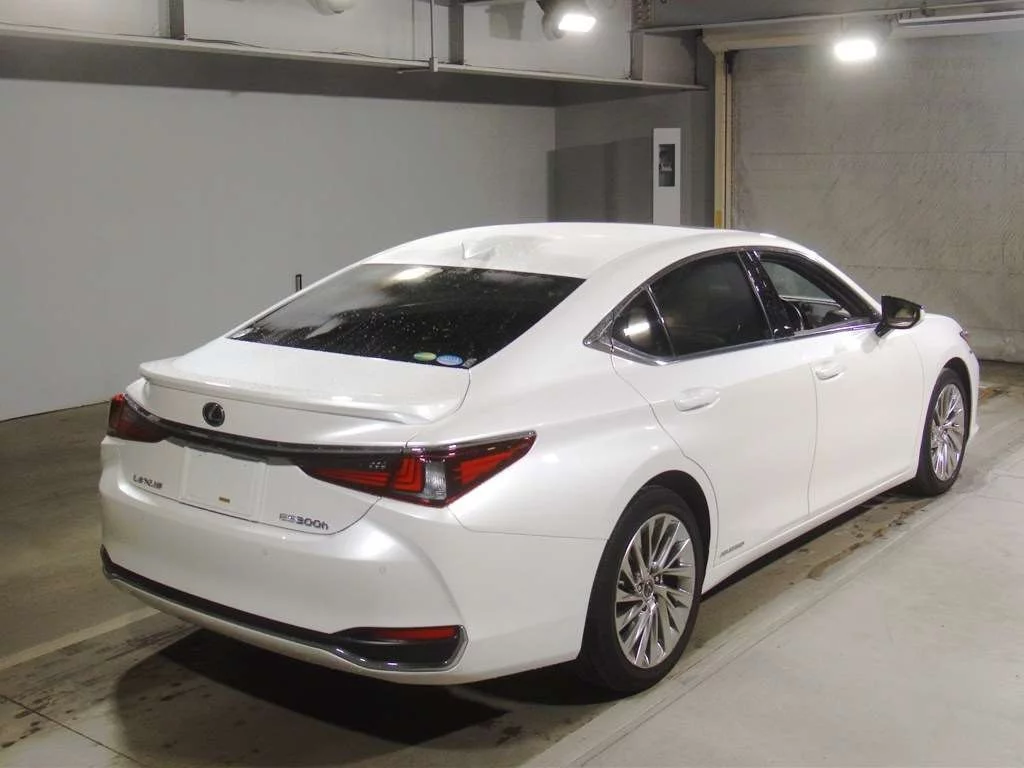 Lexus ES300h  с аукциона в Японии