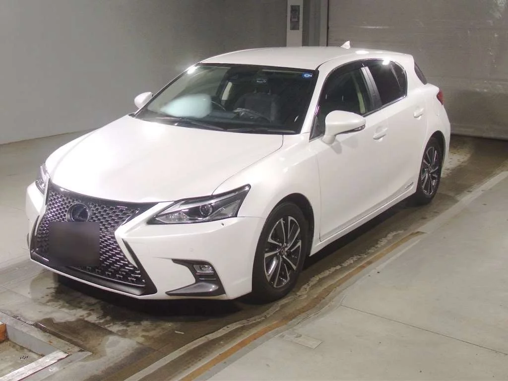 Lexus CT200h  с аукциона в Японии