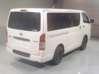 TOYOTA REGIUS VAN