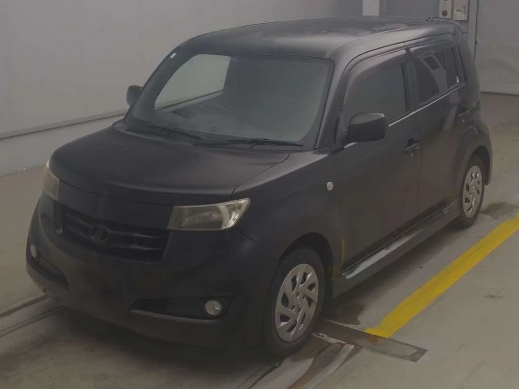 Toyota bB  с аукциона в Японии
