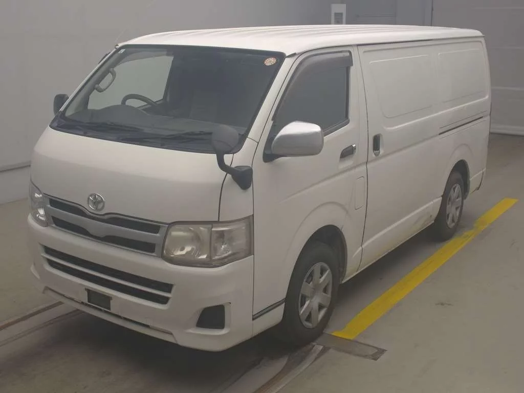 Toyota RegiusAce  с аукциона в Японии