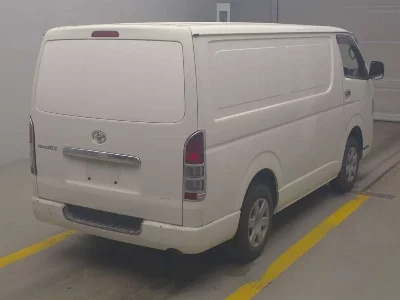 TOYOTA REGIUS VAN