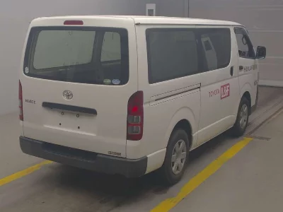 TOYOTA HIACE VAN