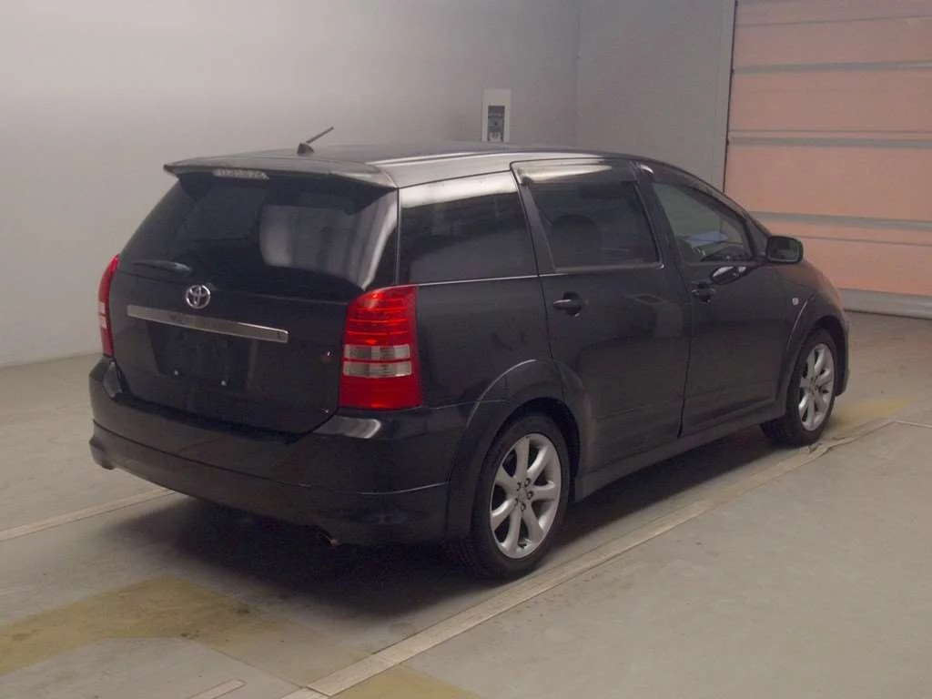 Toyota Wish  с аукциона в Японии