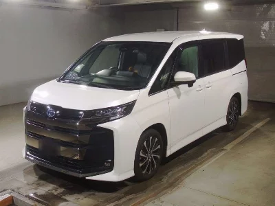 TOYOTA NOAH