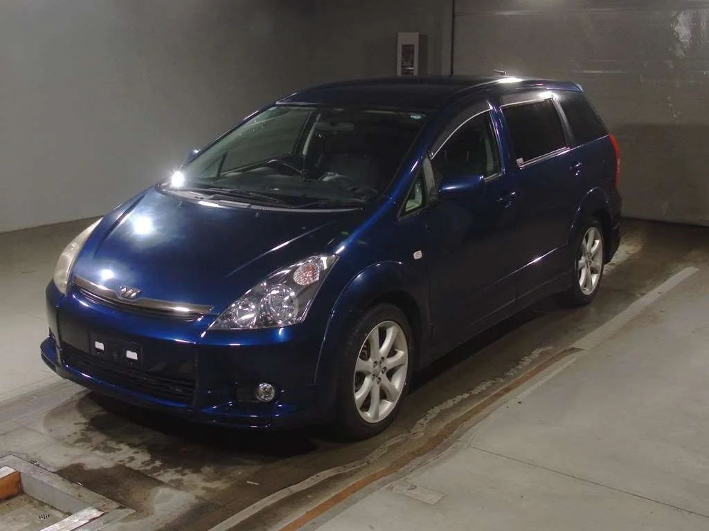 Toyota Wish  с аукциона в Японии