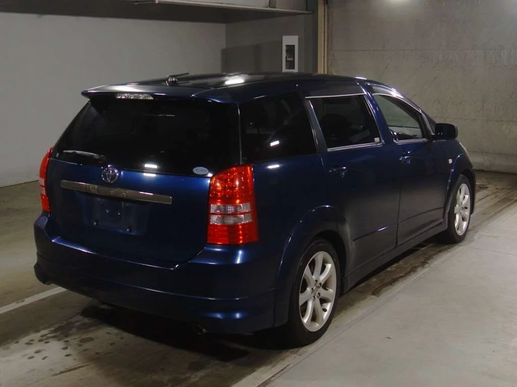 Toyota Wish  с аукциона в Японии
