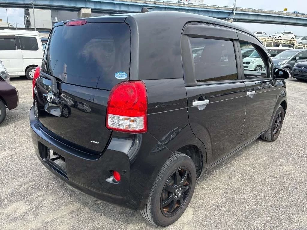 Toyota Porte  с аукциона в Японии