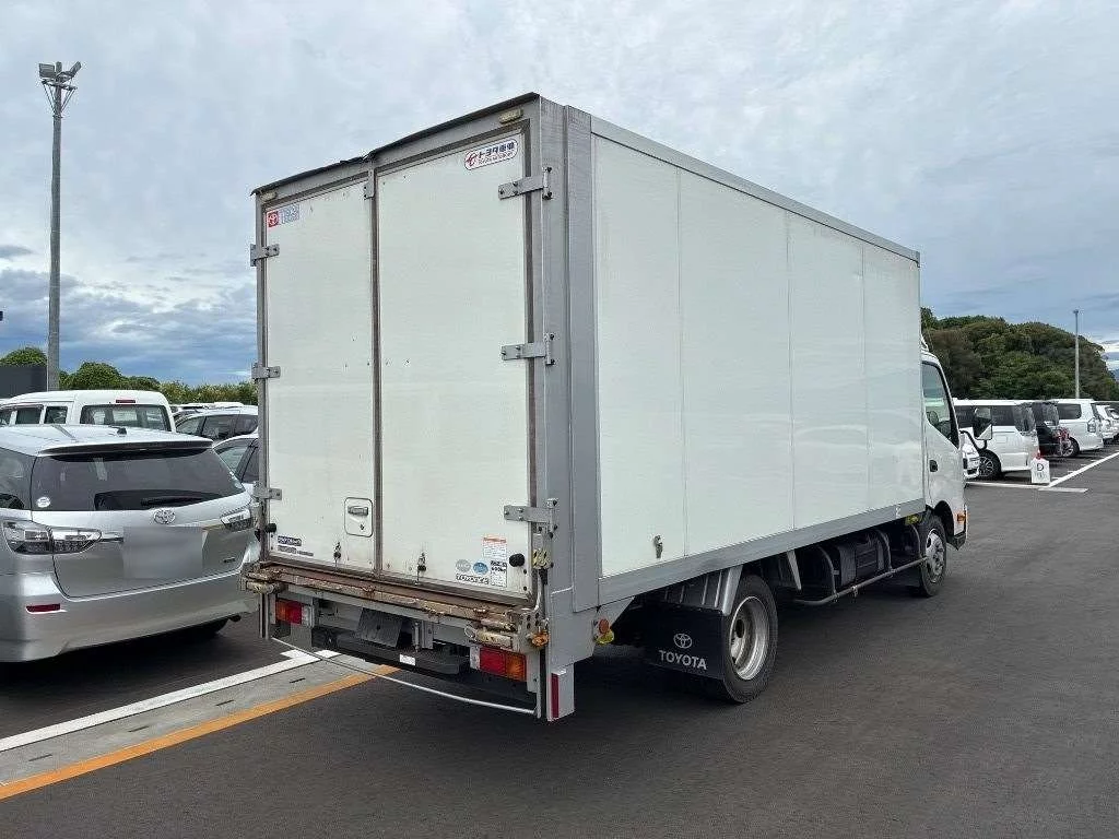 Toyota ToyoAce  с аукциона в Японии