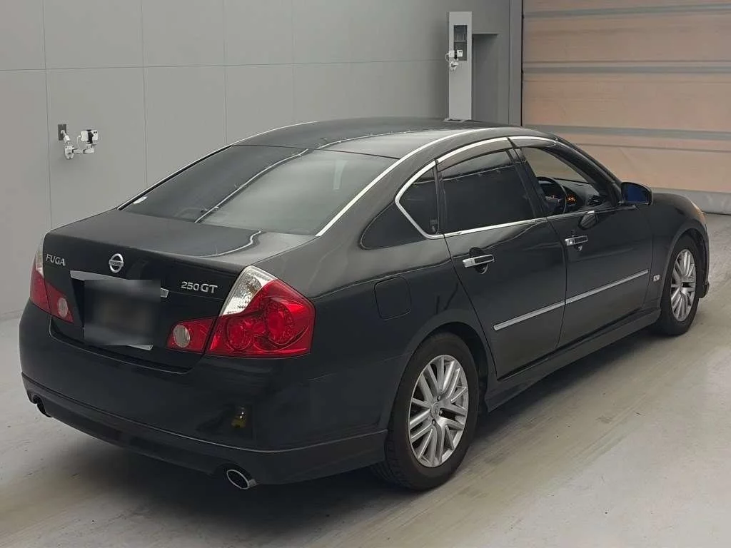Nissan Fuga  с аукциона в Японии