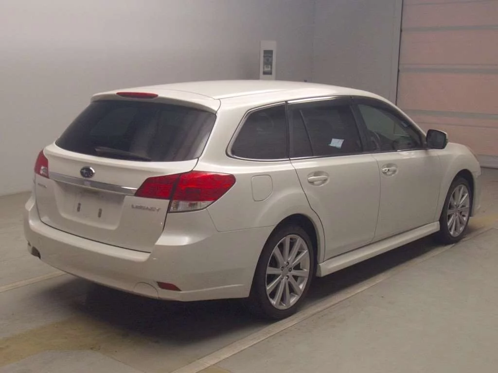 Subaru Legacy  с аукциона в Японии