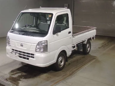 Nissan NT100 Clipper