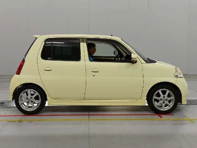 DAIHATSU ESSE
