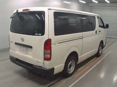 TOYOTA HIACE VAN