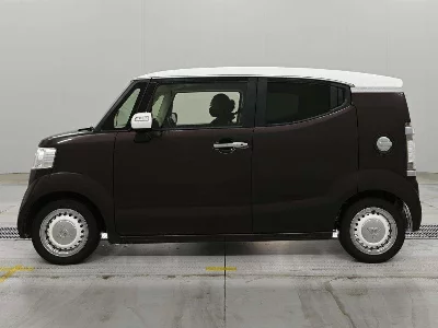 HONDA N-BOX SLASH