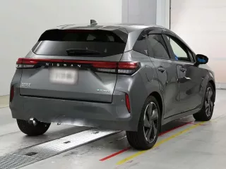 Nissan Aura