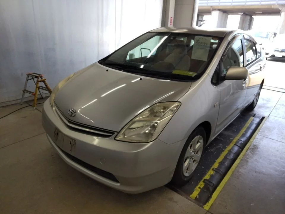 Toyota Prius  с аукциона в Японии