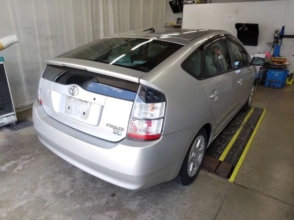 Toyota Prius  с аукциона в Японии