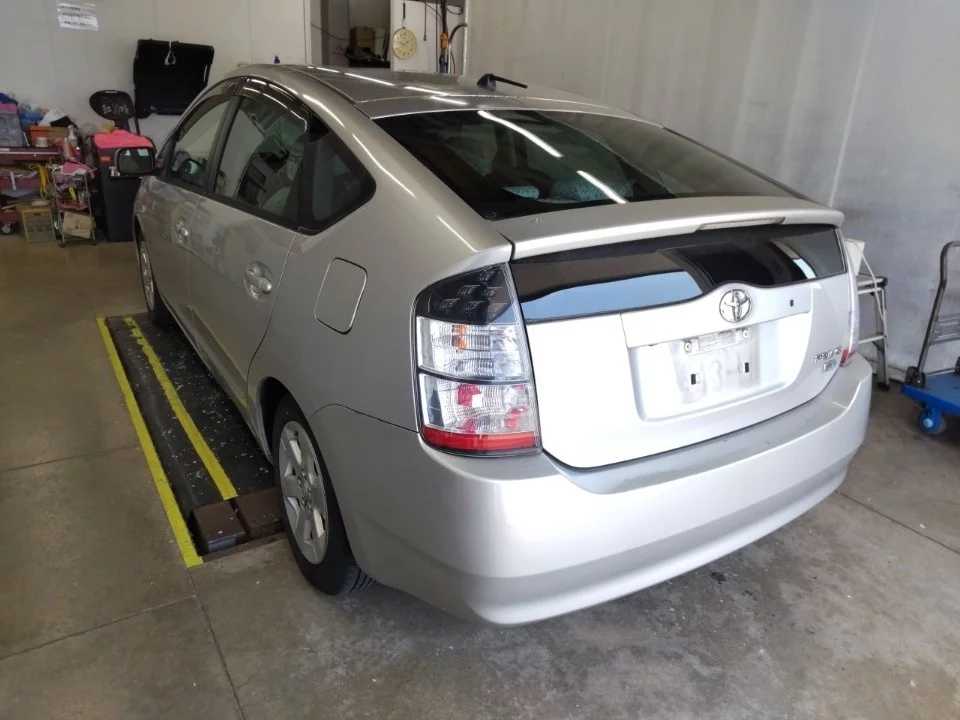 Toyota Prius  с аукциона в Японии