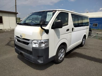 TOYOTA HIACE